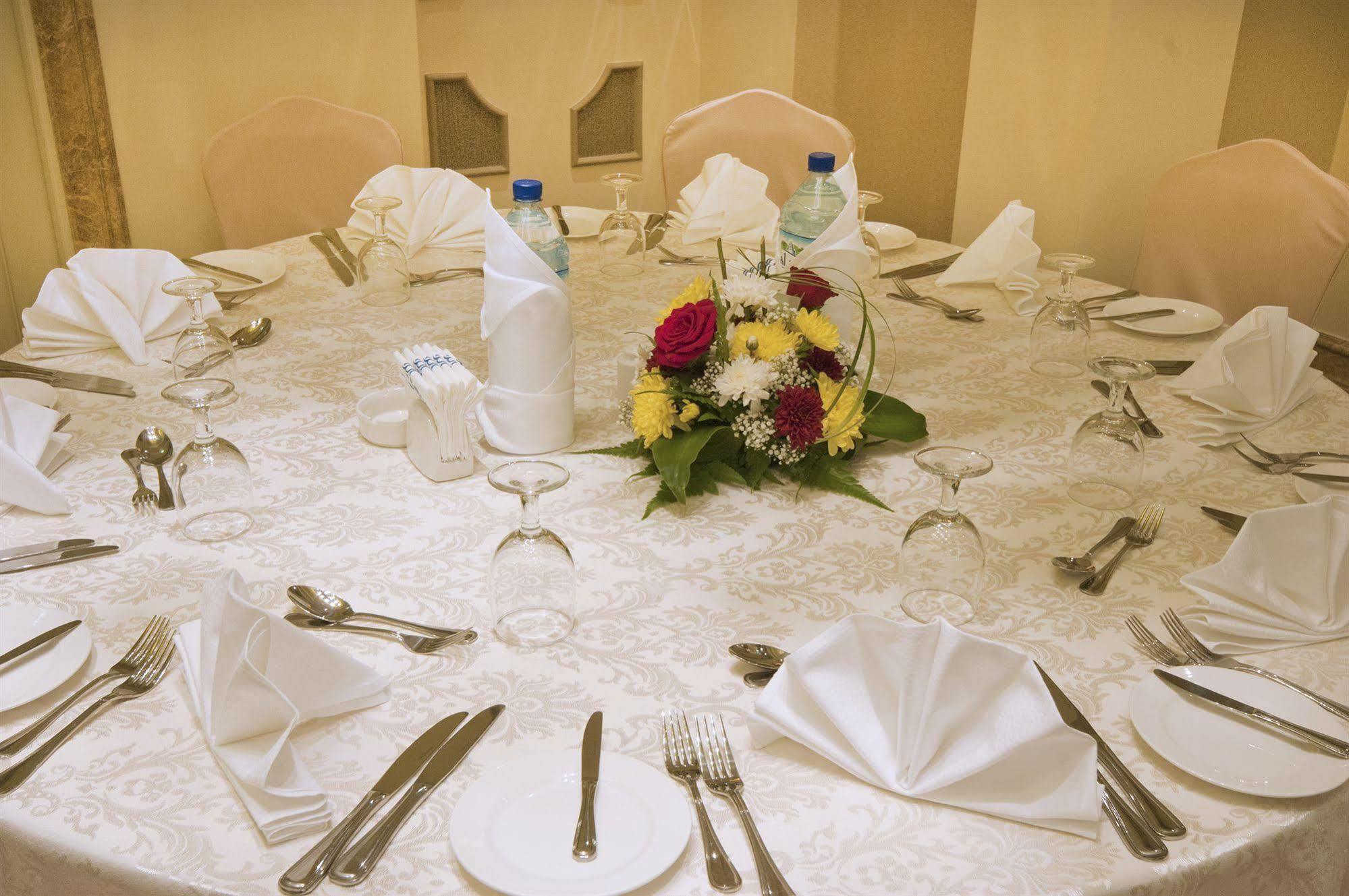 Ayla Hotel Al Ain Eksteriør bilde